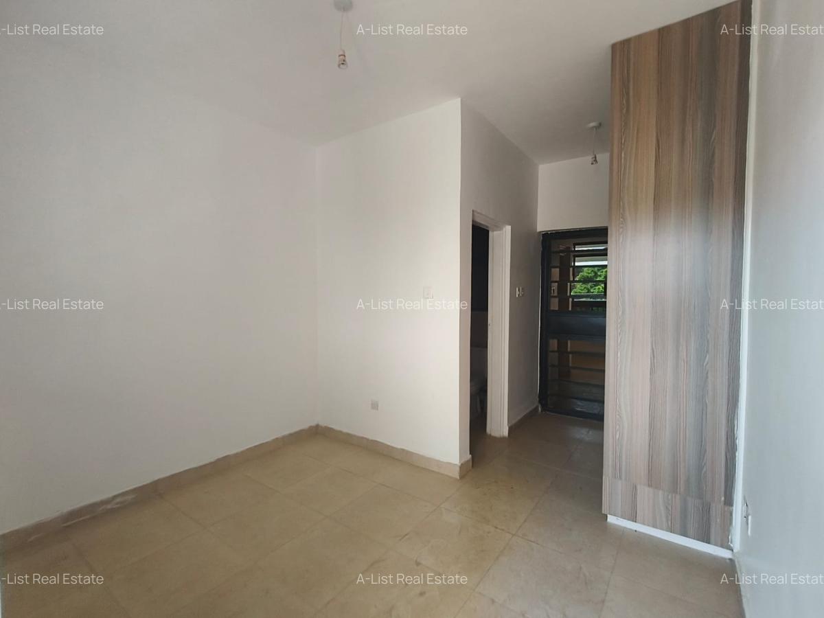 3 Bed Apartment with En Suite at Hatheru Road - 12