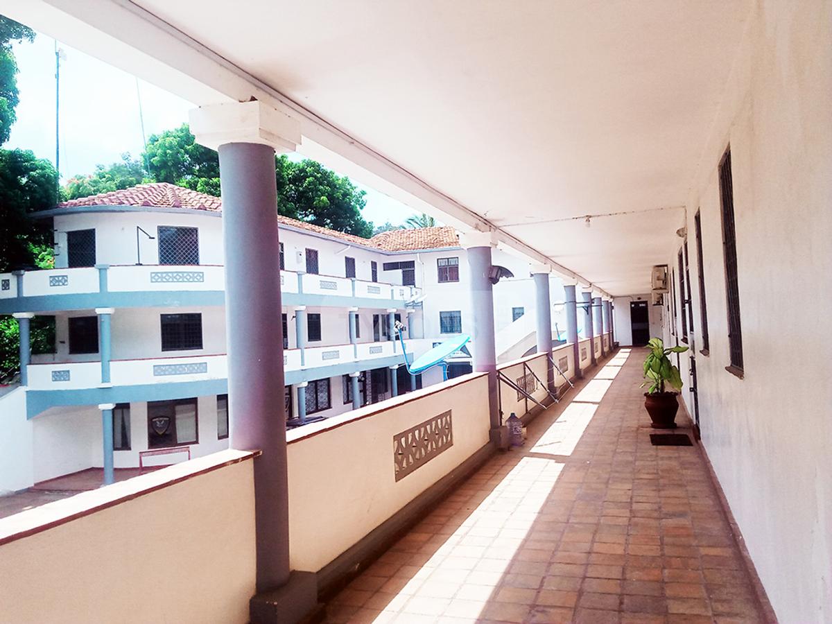 2 Bed Apartment with En Suite in Malindi - 5