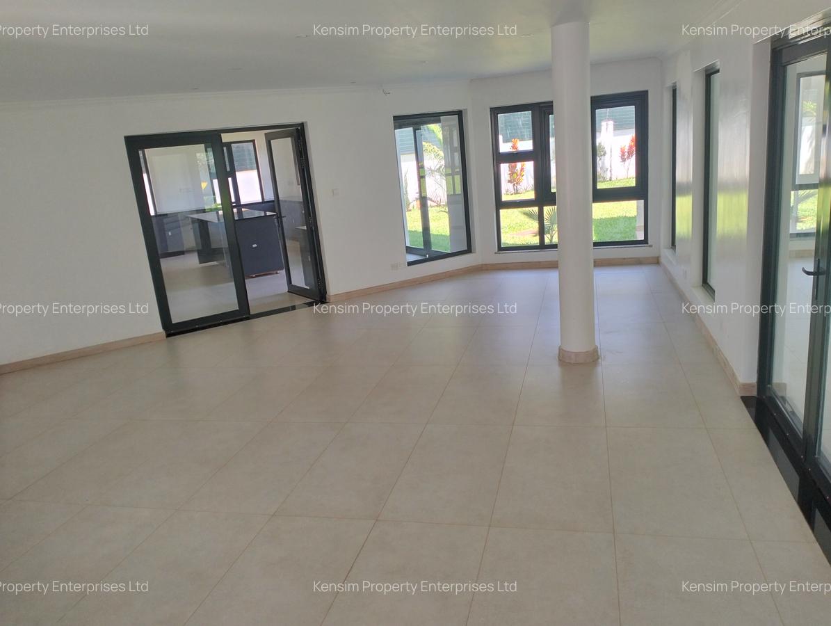 5 Bed House with En Suite in Runda - 5