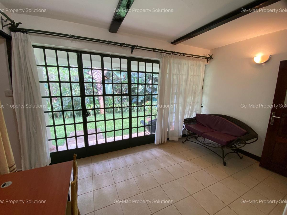 2 Bed House with En Suite at Ridgeways Road - 8