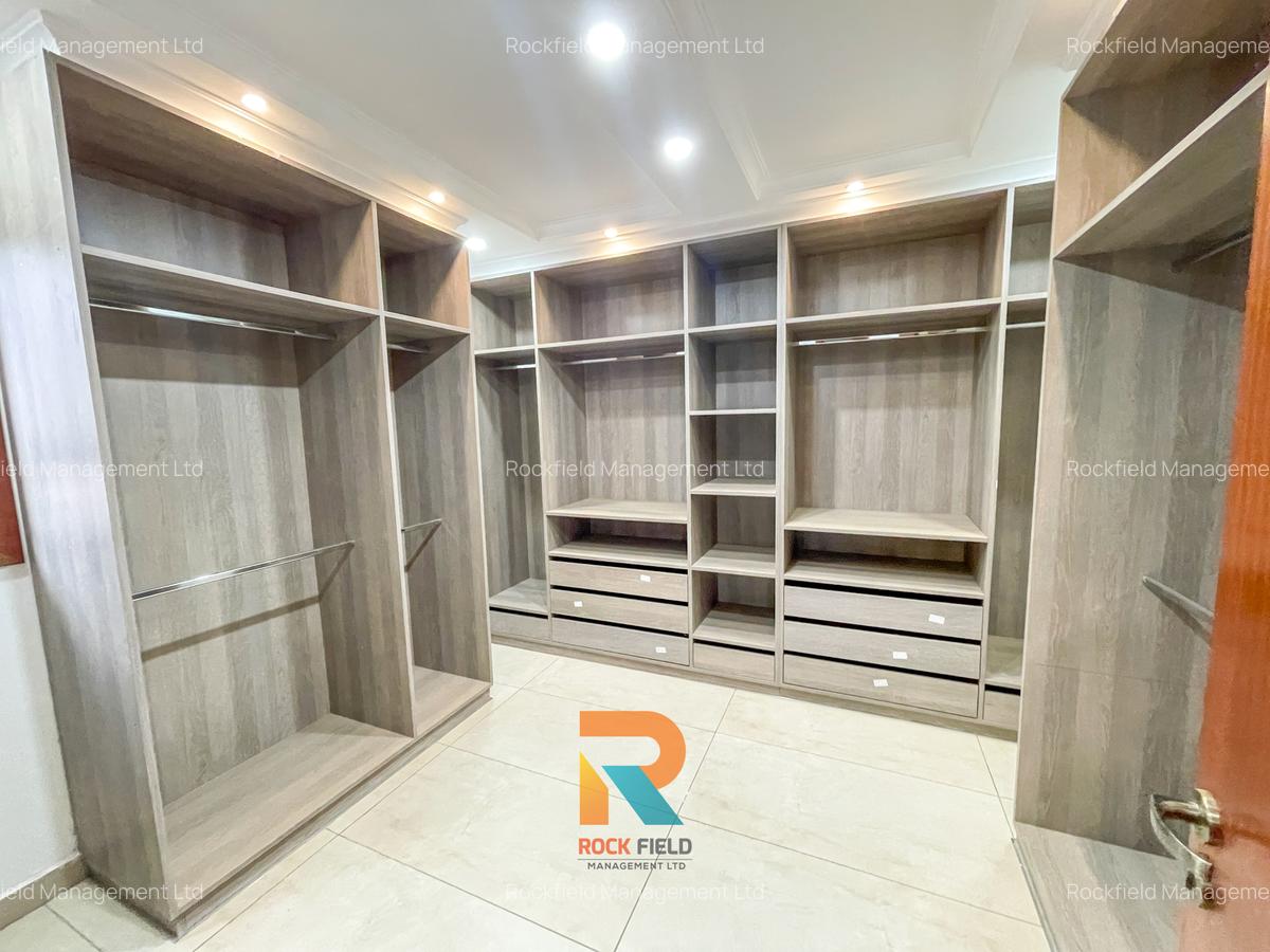 6 Bed Townhouse with En Suite in Lavington - 20