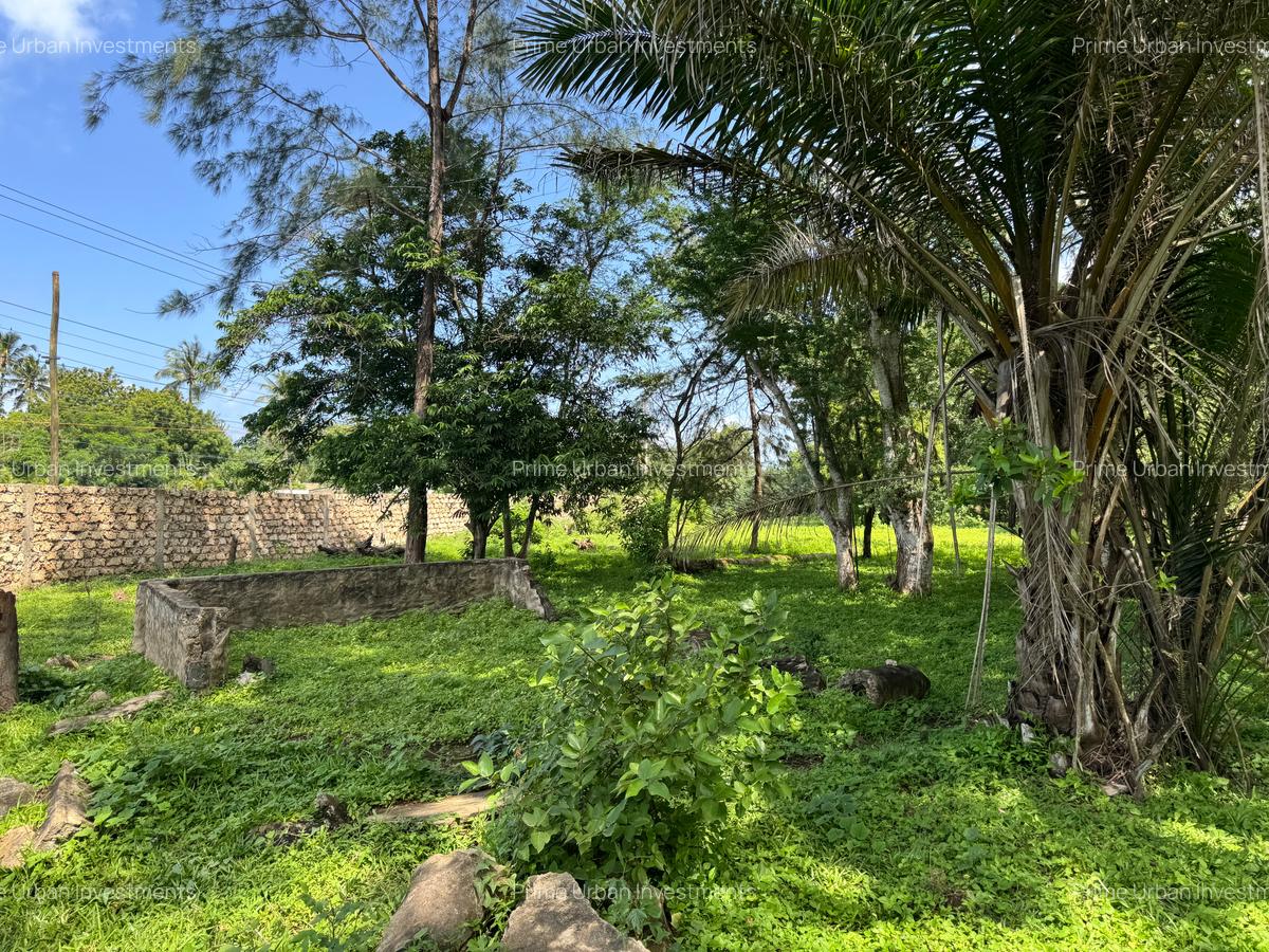 Land at Kikambala - Mombasa Malindi Highway - 15