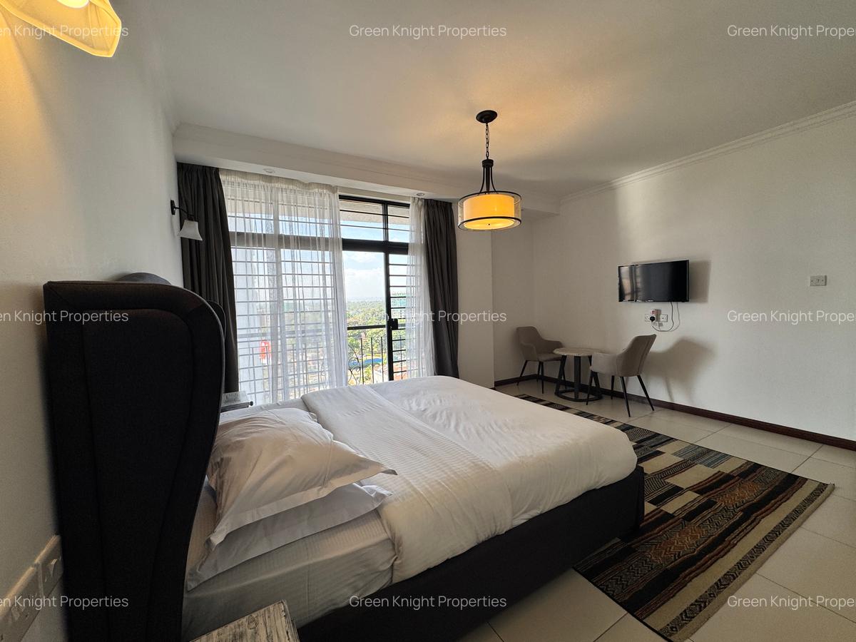 Serviced 3 Bed Apartment with En Suite in Westlands Area - 13