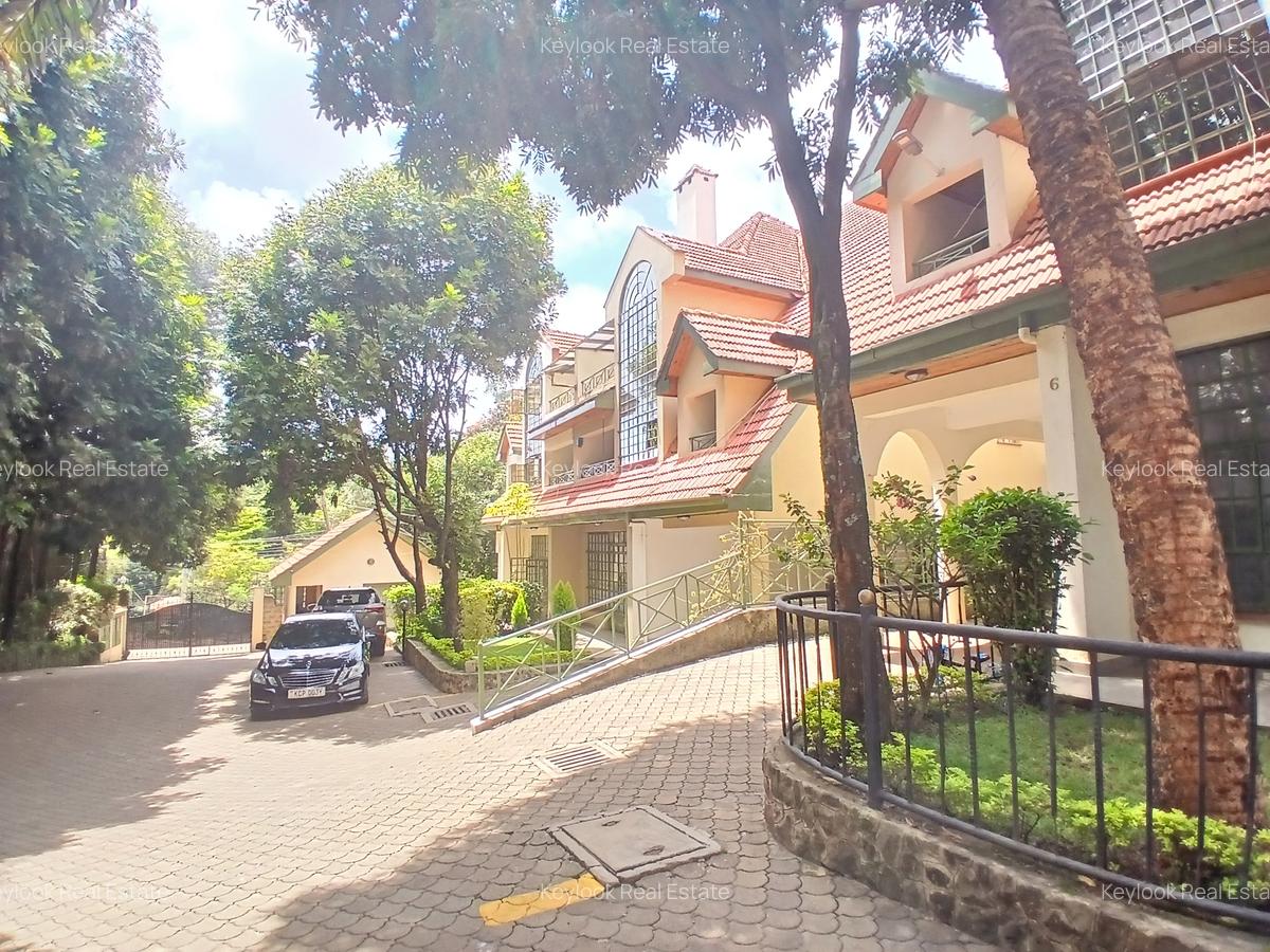 4 Bed Townhouse with En Suite at Lavington Green - 2