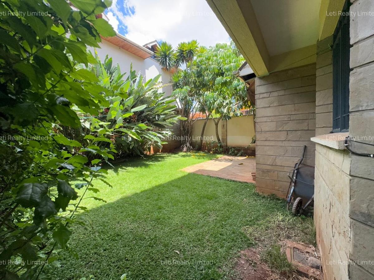 5 Bed Townhouse with En Suite in Lavington - 2