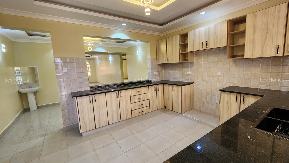 4 Bed House with En Suite at Rimpa Road - 9