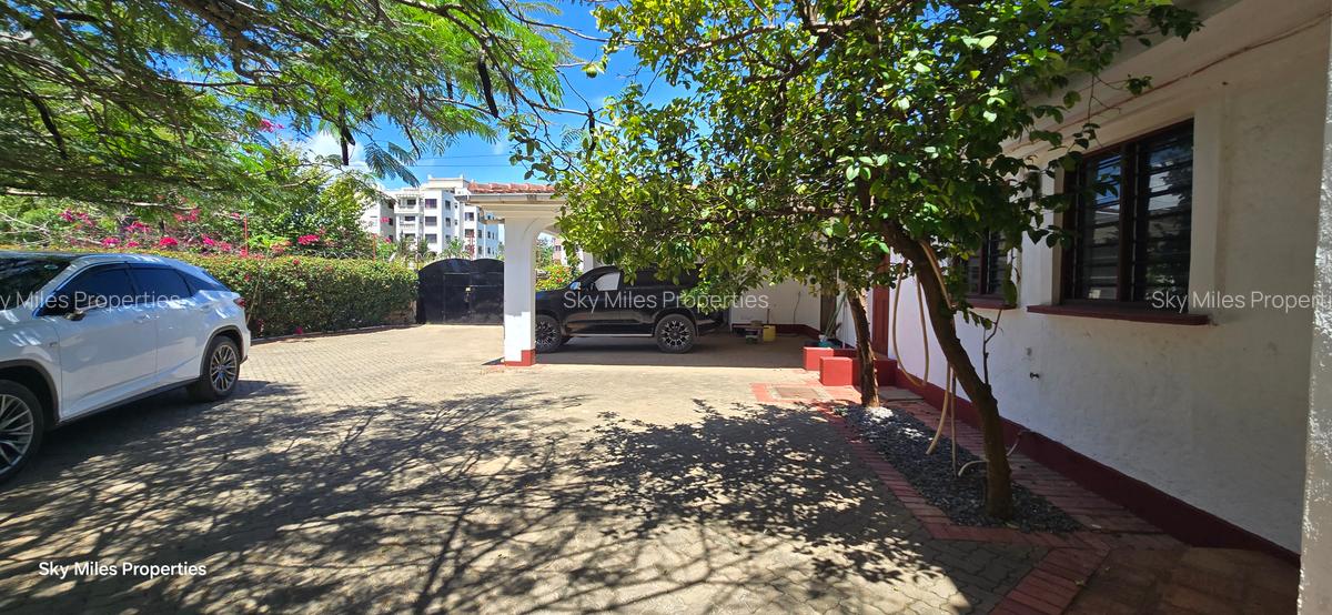 4 Bed House with Swimming Pool at Go-Kart Mombasa - 19