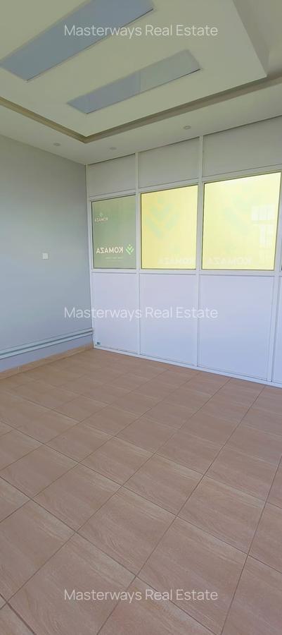 2,432 ft² Warehouse with Service Charge Included in Kamakis - 12