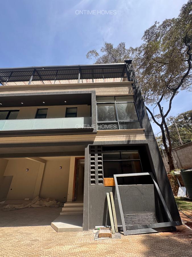 4 Bed Villa with En Suite at Westlands - 2