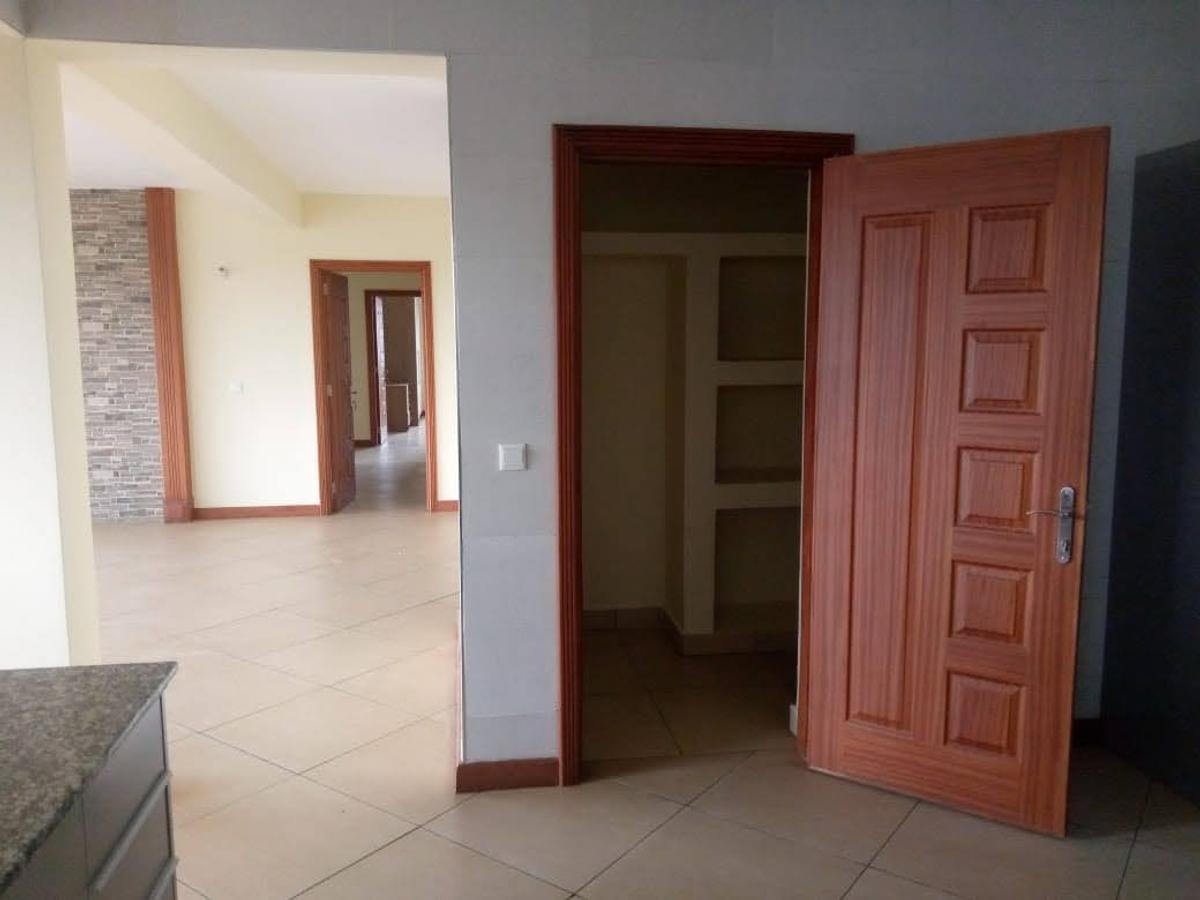 4 Bed Apartment with En Suite at 3Nd Parklands - 6