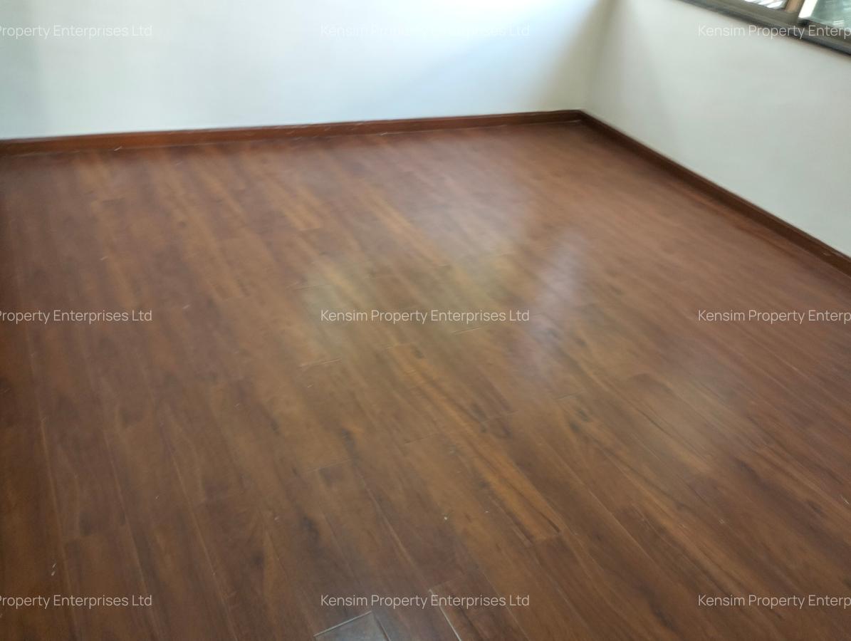 5 Bed Townhouse with En Suite in Lavington - 20