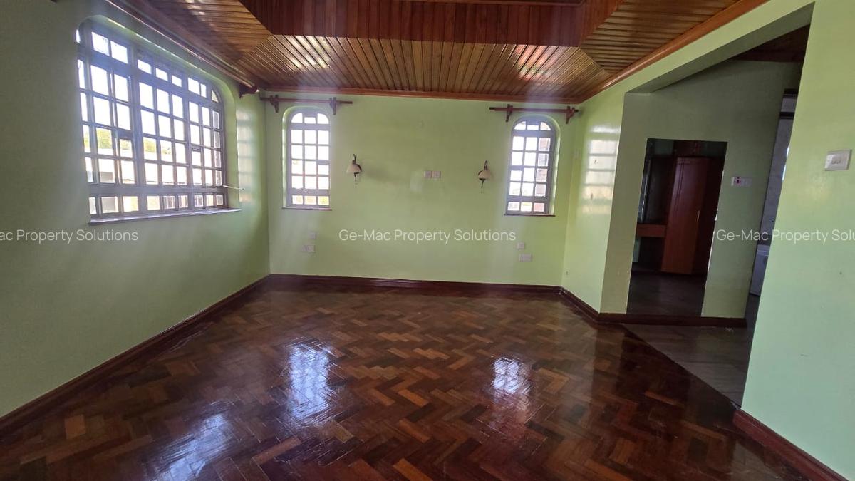 5 Bed House with En Suite in Nyari - 14