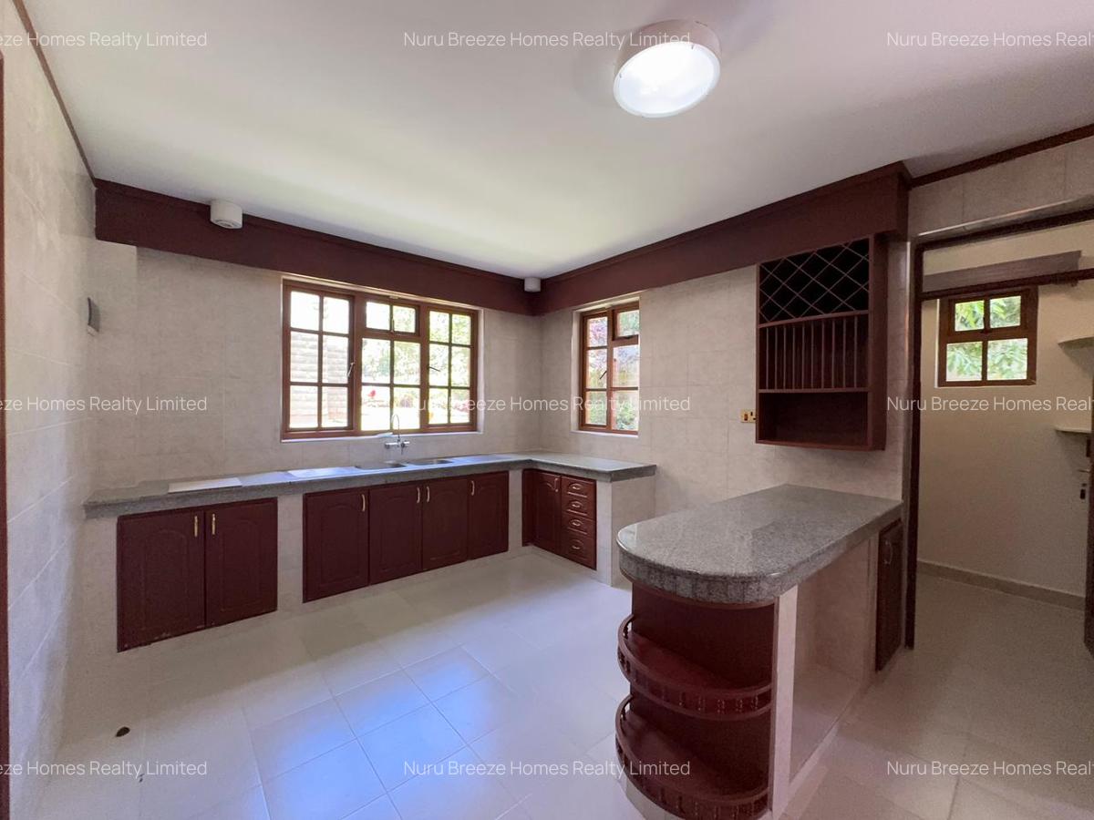 4 Bed Townhouse with En Suite in Lavington - 16