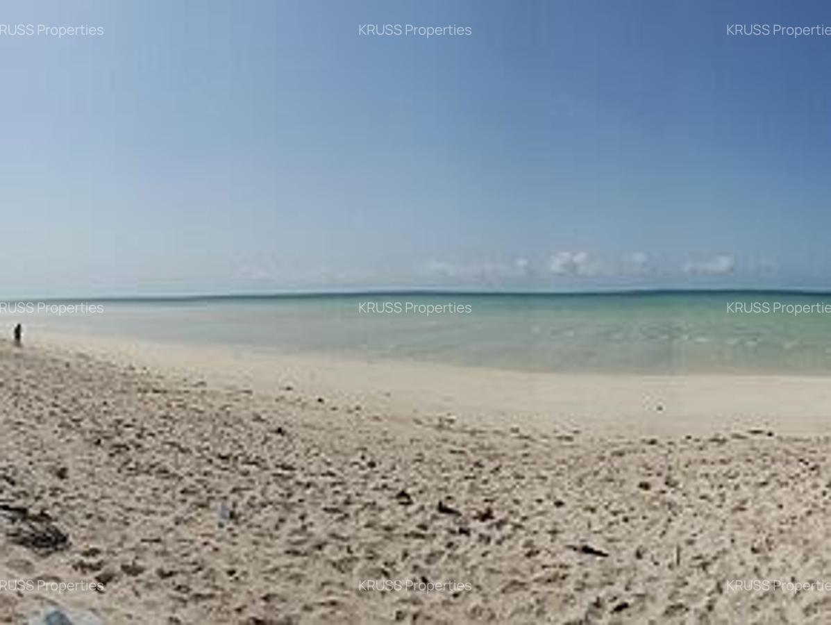 3 Bed Apartment with En Suite at As2458 - 12