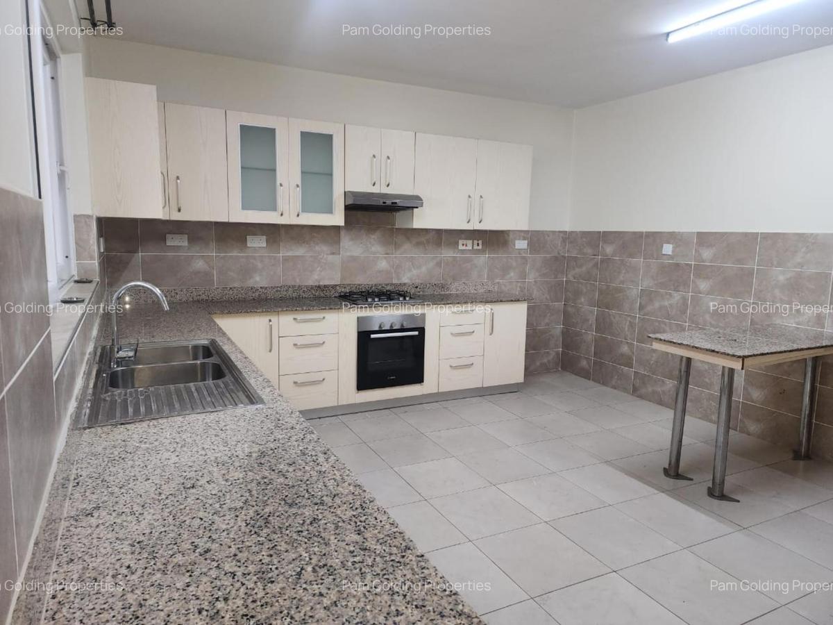 3 Bed Apartment with En Suite in Rhapta Road - 1