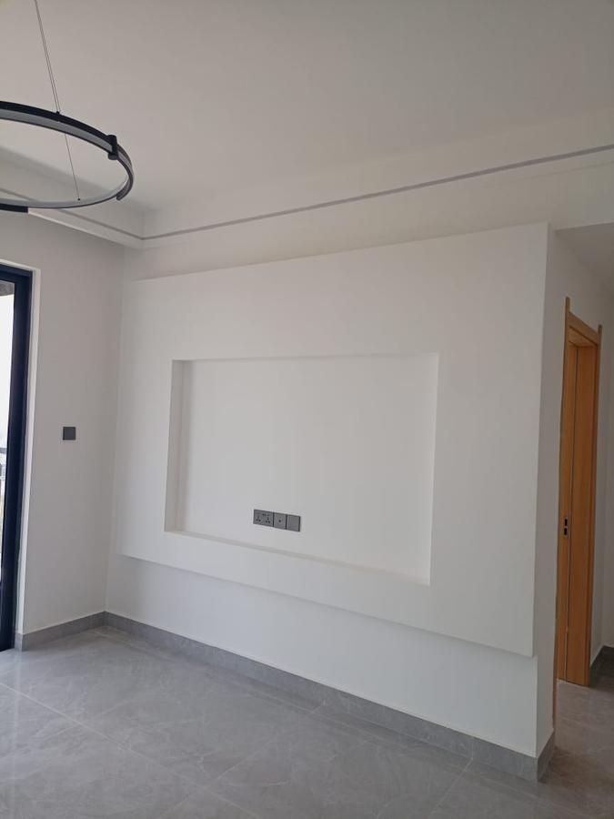 1 Bed Apartment with En Suite at Kingara Rd - 5