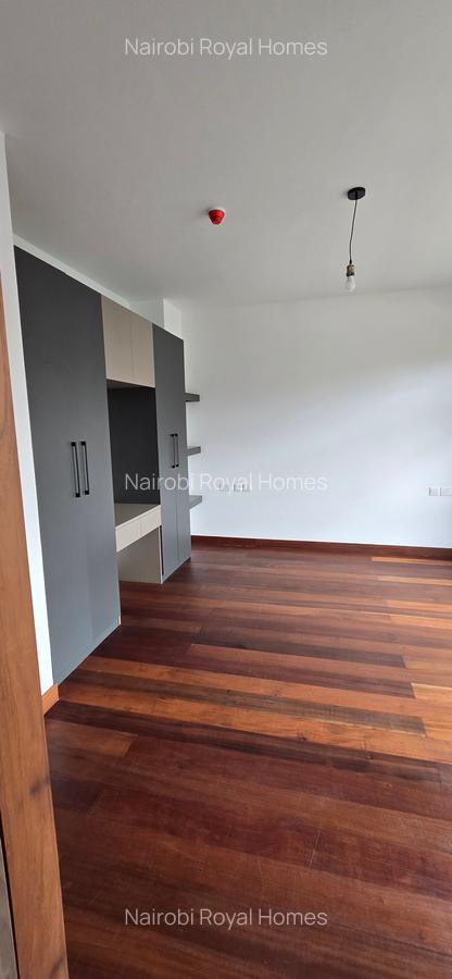 4 Bed Townhouse with En Suite at The Loft Two Rives - 7