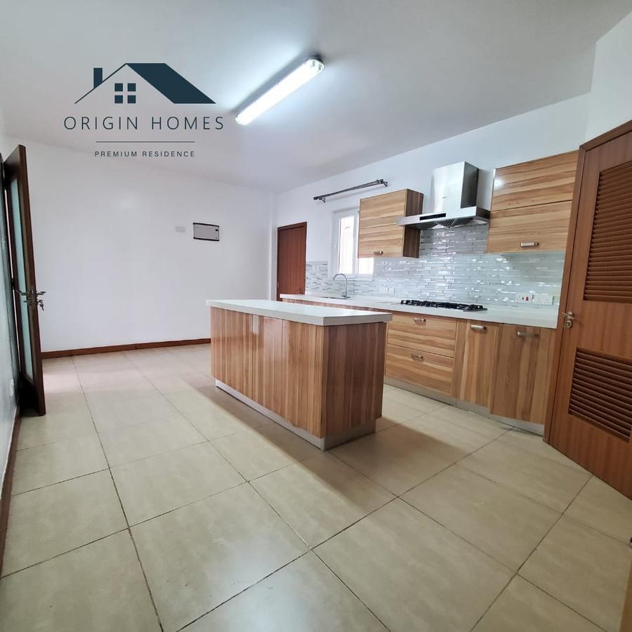 3 Bed Apartment with En Suite at Lavington - 3