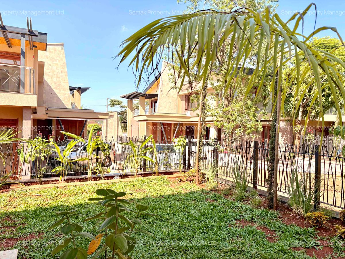 4 Bed Villa with En Suite at Tala Road - 3