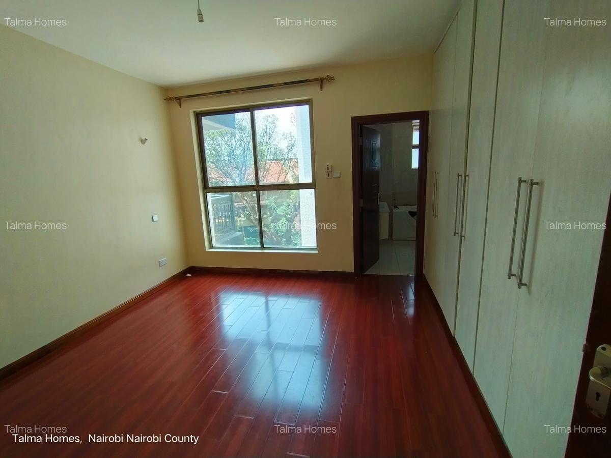 3 Bed Apartment with En Suite at Valley Arcade Area - 7