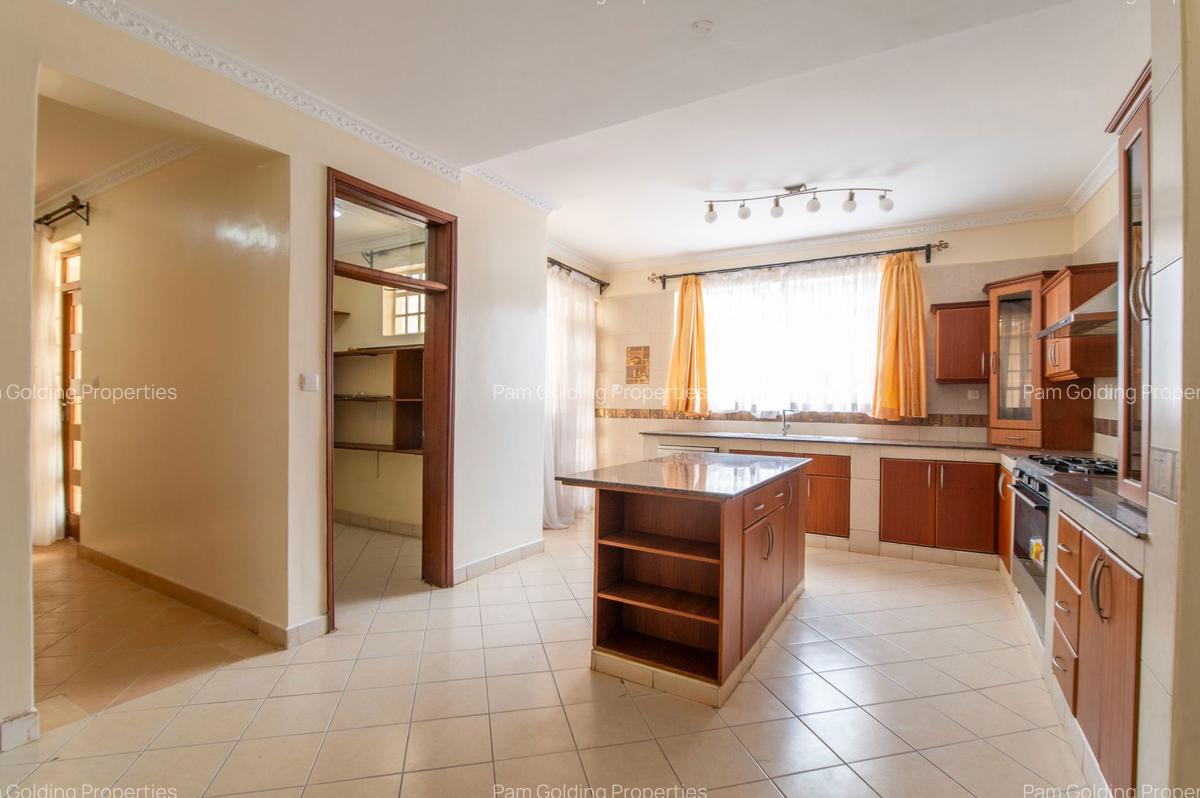 4 Bed House in Runda - 10