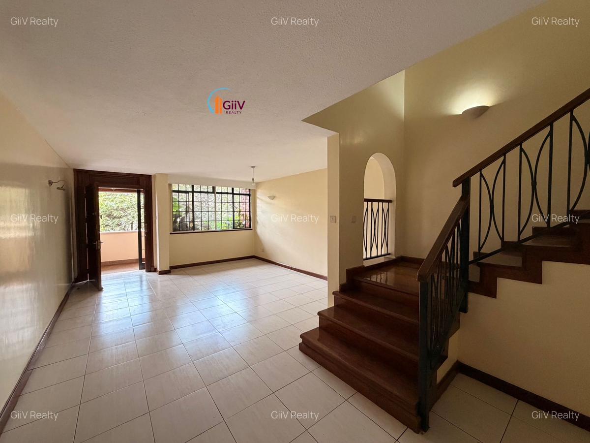 4 Bed Apartment with En Suite in Riverside - 10