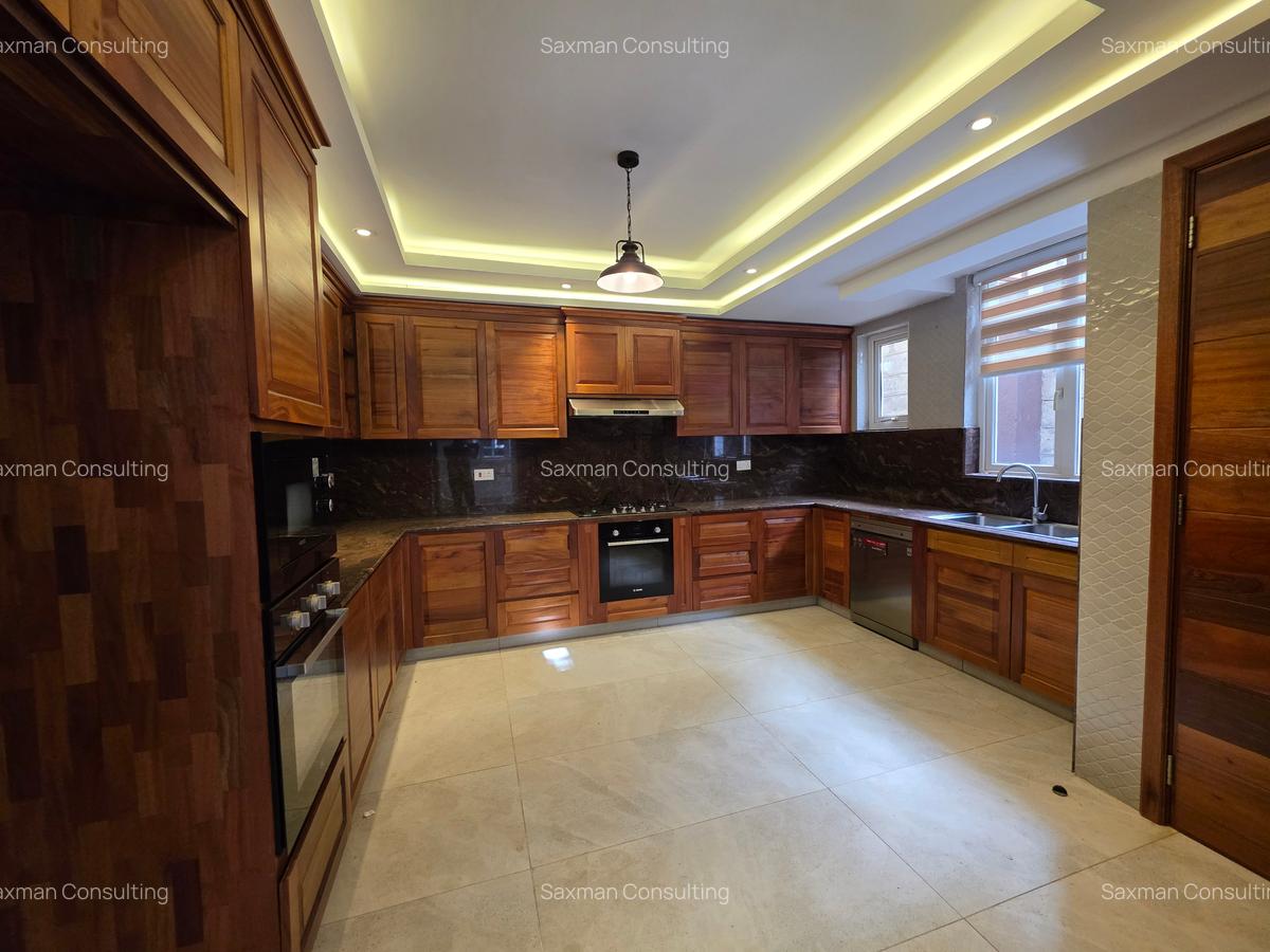 5 Bed Villa with En Suite in Lavington - 5