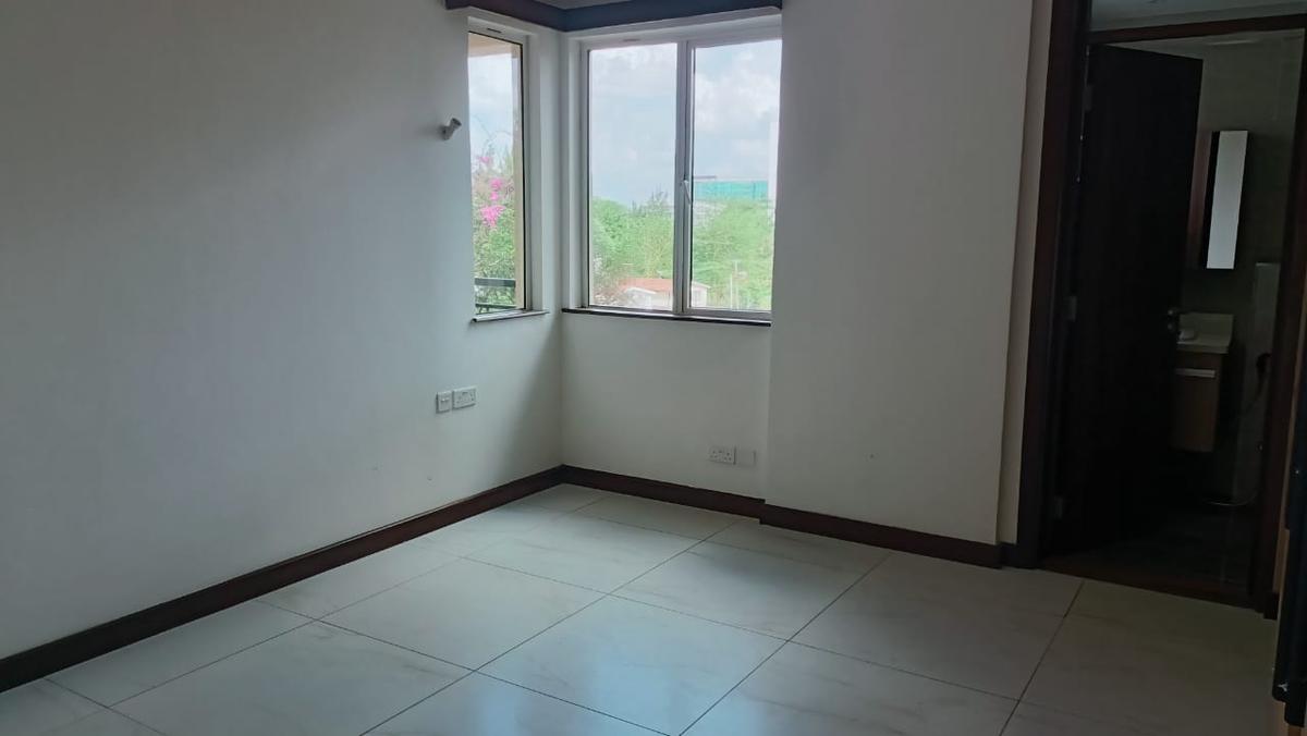 2 Bed Apartment with En Suite in General Mathenge - 11