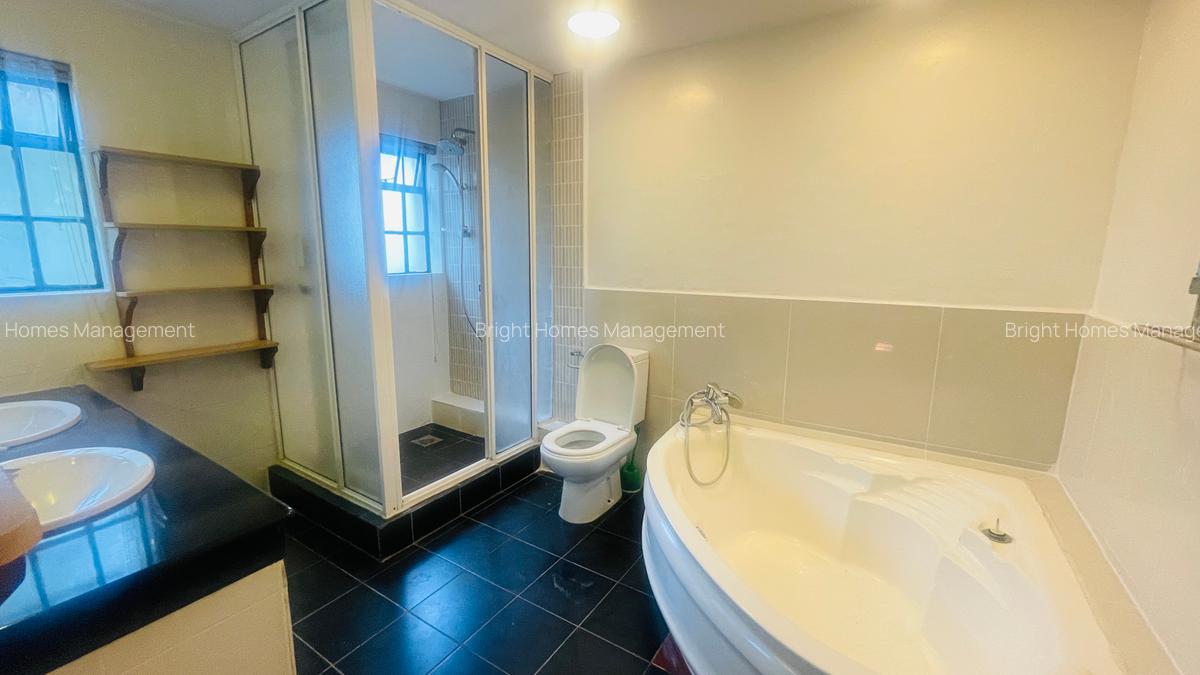 5 Bed Townhouse with En Suite in Lavington - 10