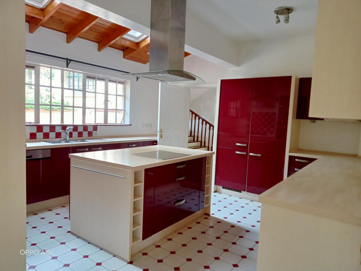 5 Bed House with En Suite in Nyari - 7