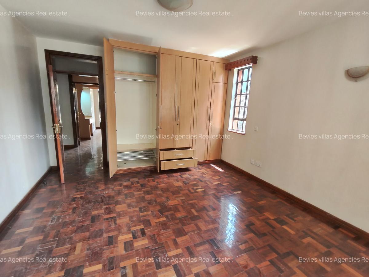 3 Bed Apartment with En Suite at Parklands - 5
