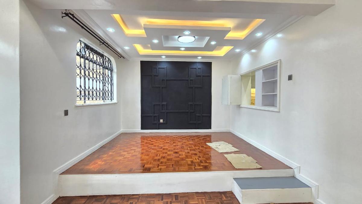 4 Bed House with En Suite in Lavington - 3