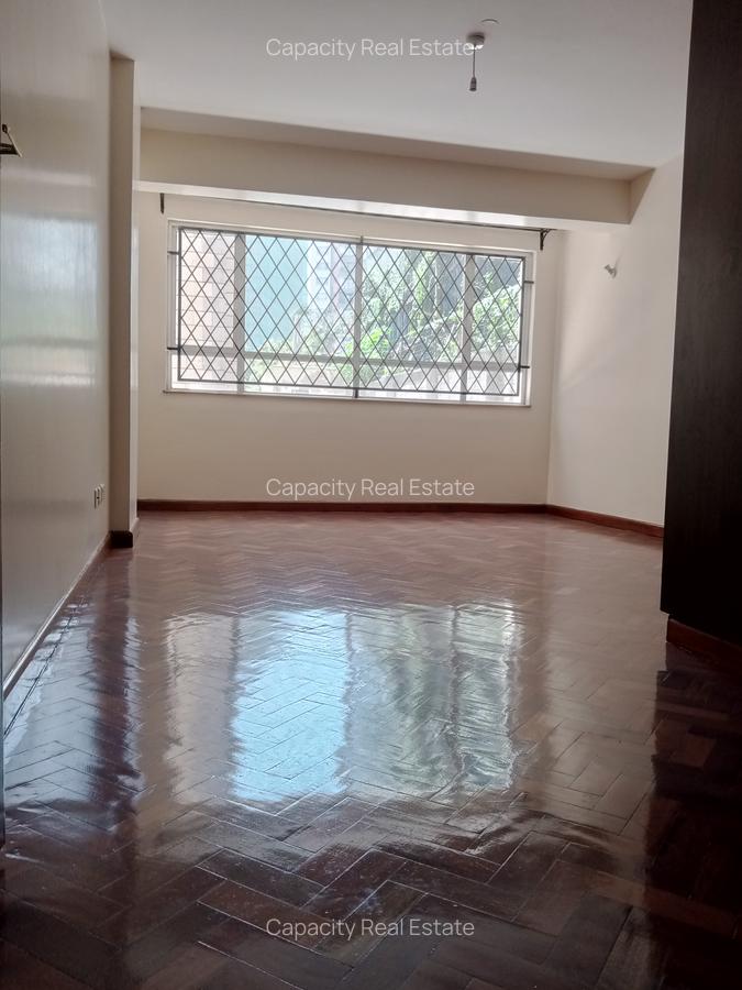 3 Bed Apartment with En Suite in Parklands - 11