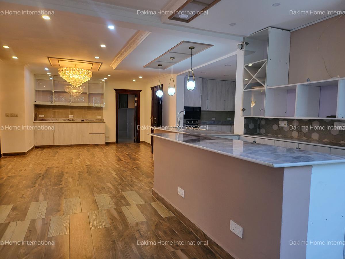5 Bed House with En Suite in Runda - 8