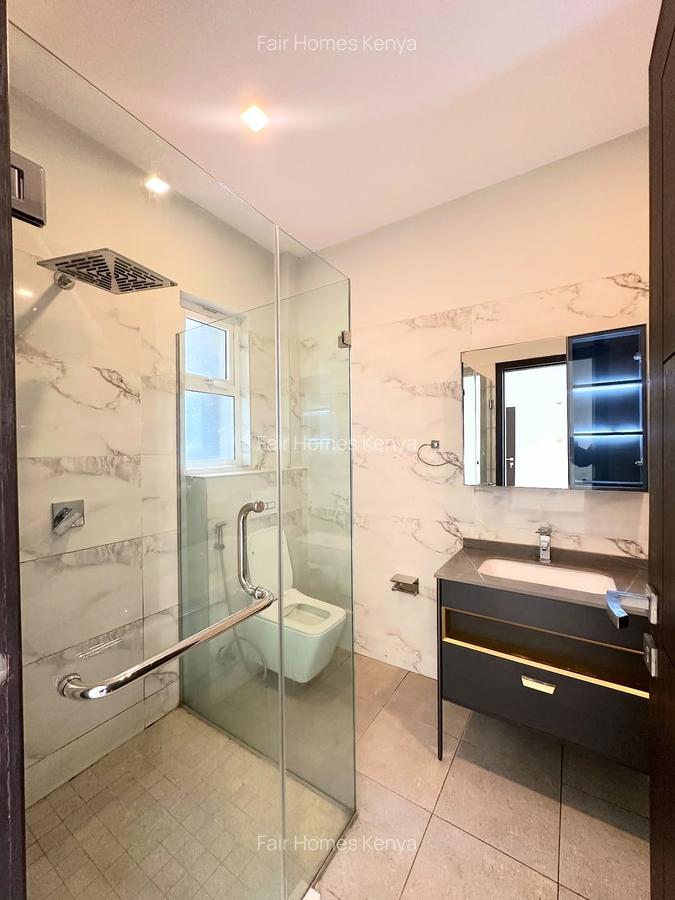 3 Bed Apartment with En Suite at Riverside Drive - 14