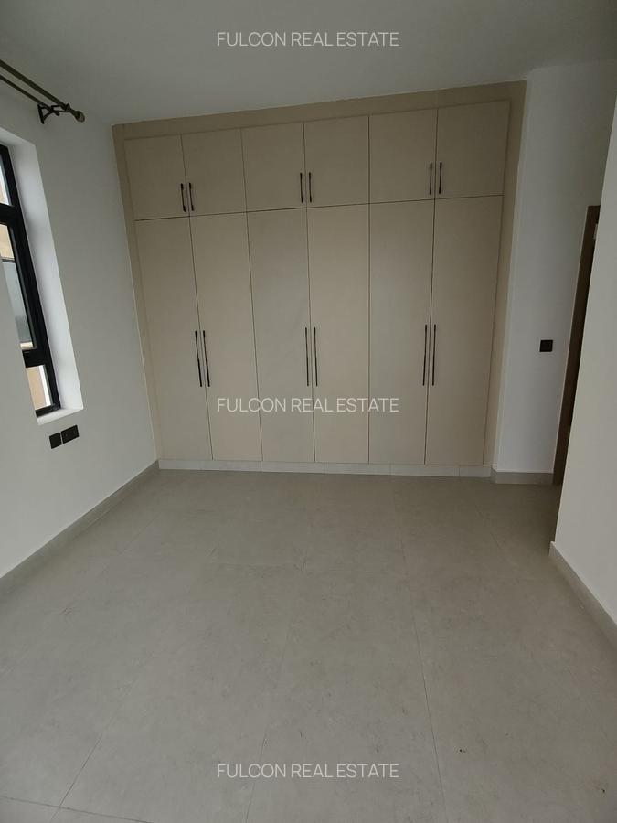 2 Bed Apartment with En Suite in Brookside - 10