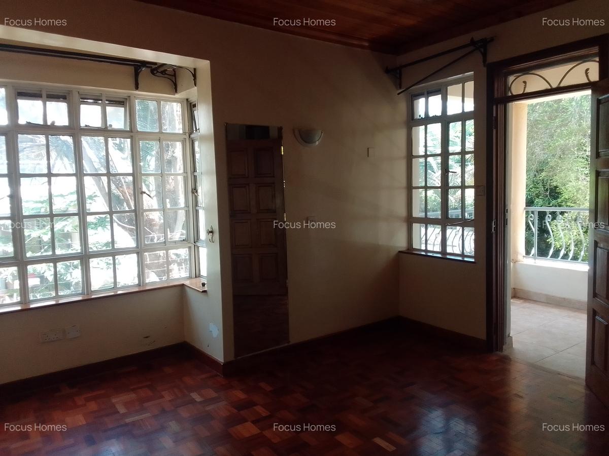 5 Bed Townhouse with En Suite in Lavington - 11