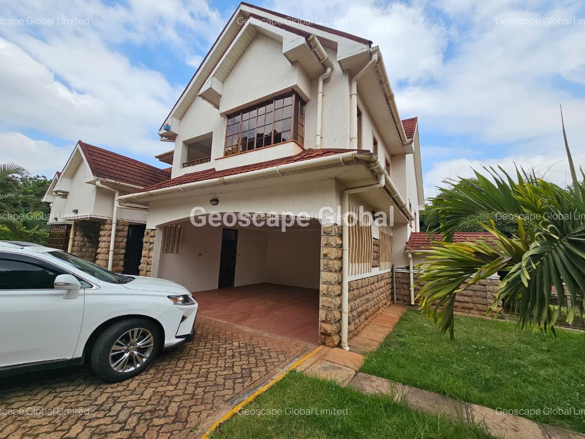 4 Bed House with En Suite in Rosslyn - 7