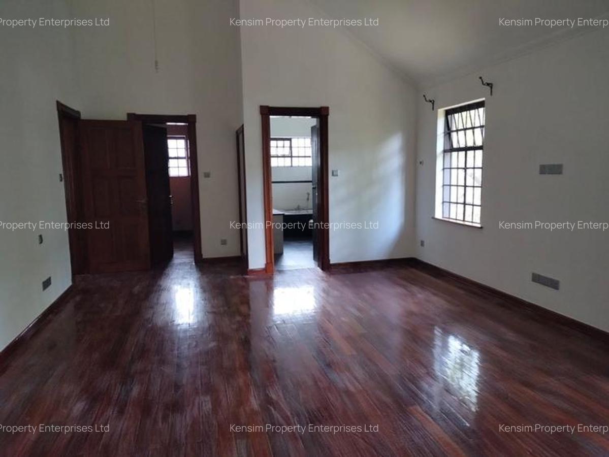 4 Bed Townhouse with En Suite in Spring Valley - 11