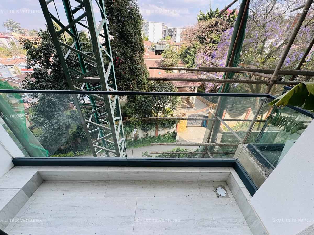 2 Bed Apartment with En Suite at Riverside Drive - 16