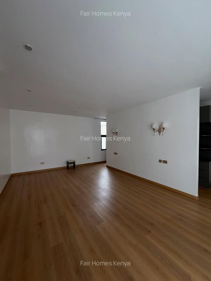 5 Bed Townhouse with En Suite at Lavington Green - 18