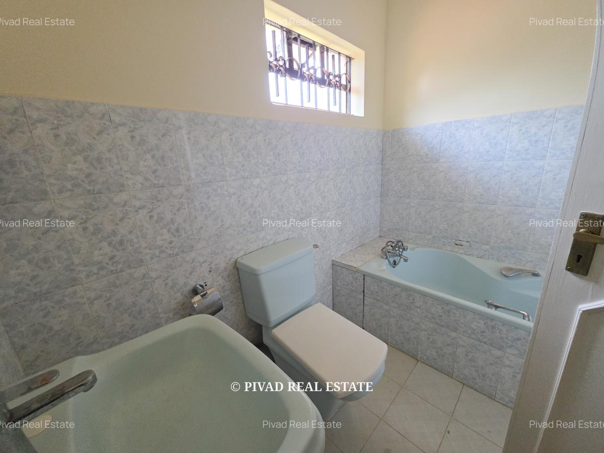 5 Bed House with Garden in Runda - 4
