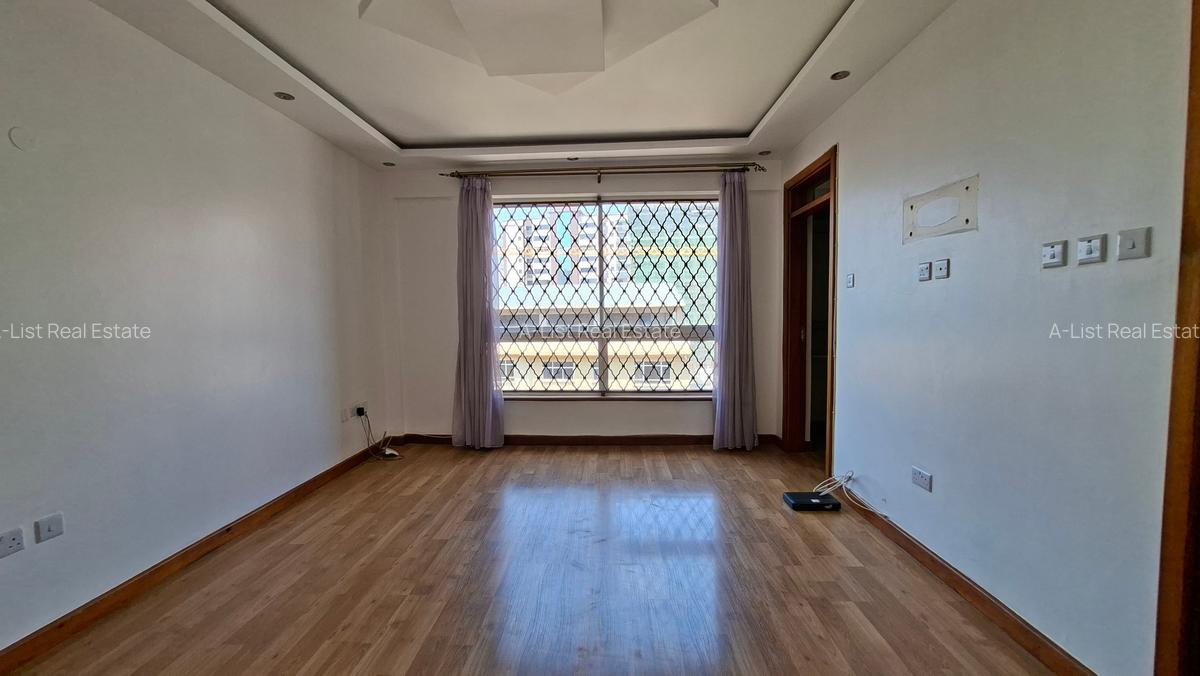 4 Bed Apartment with En Suite at 2Nd Parklands Avenue - 5