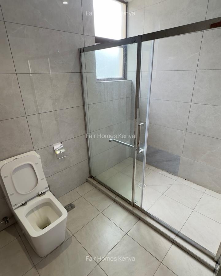 4 Bed Townhouse with En Suite at Brookside Drive - 11