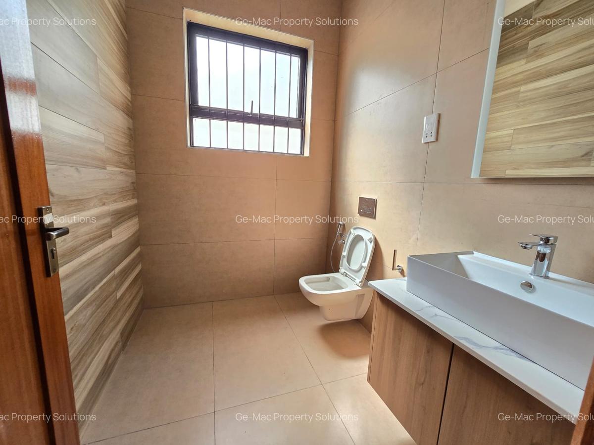 6 Bed House with En Suite in Loresho - 14