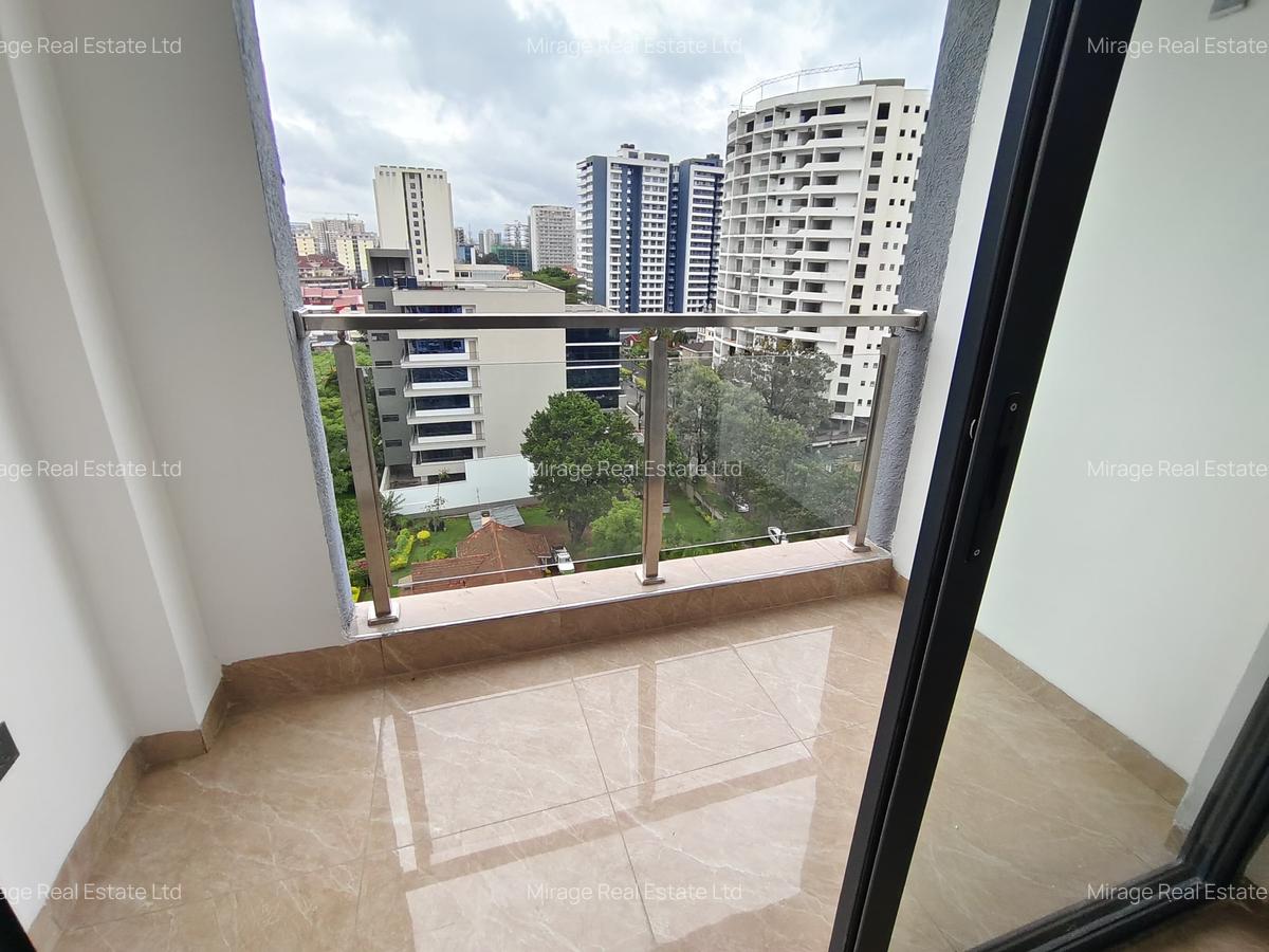 1 Bed Apartment with Gym in Kilimani - 12