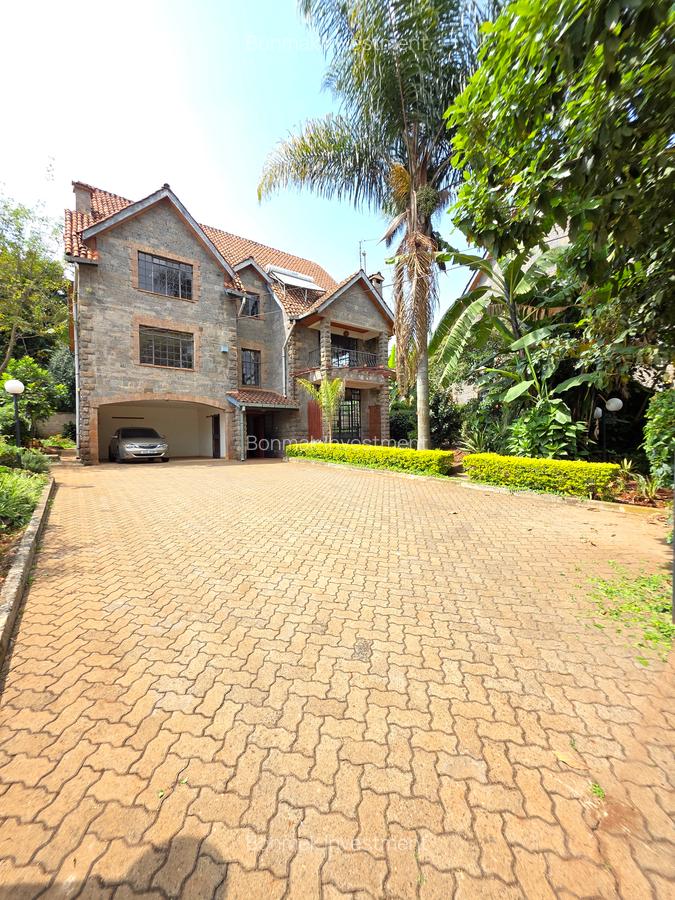 5 Bed Townhouse with En Suite at Lavington Green - 3