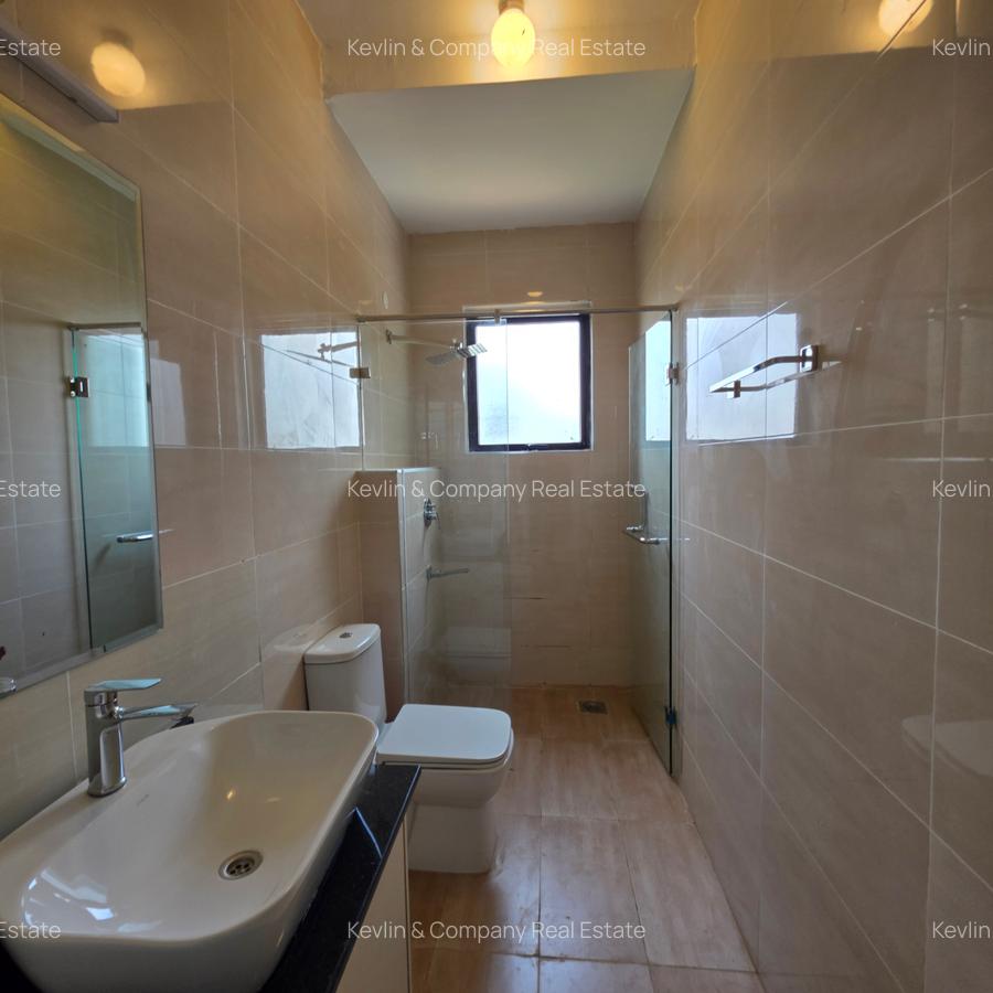 4 Bed Apartment with En Suite in General Mathenge - 11