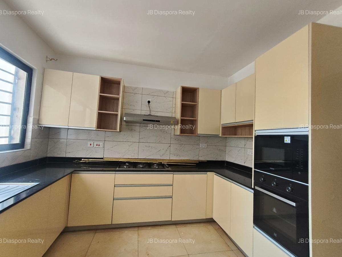 4 Bed Apartment with En Suite at 5Th Parklands Avenue - 1