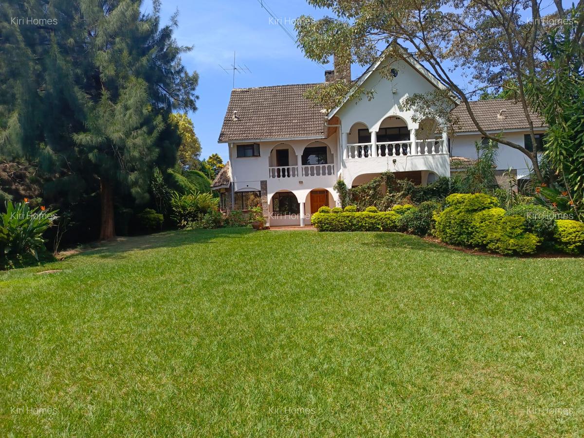 5 Bed Townhouse with En Suite in Nyari - 1